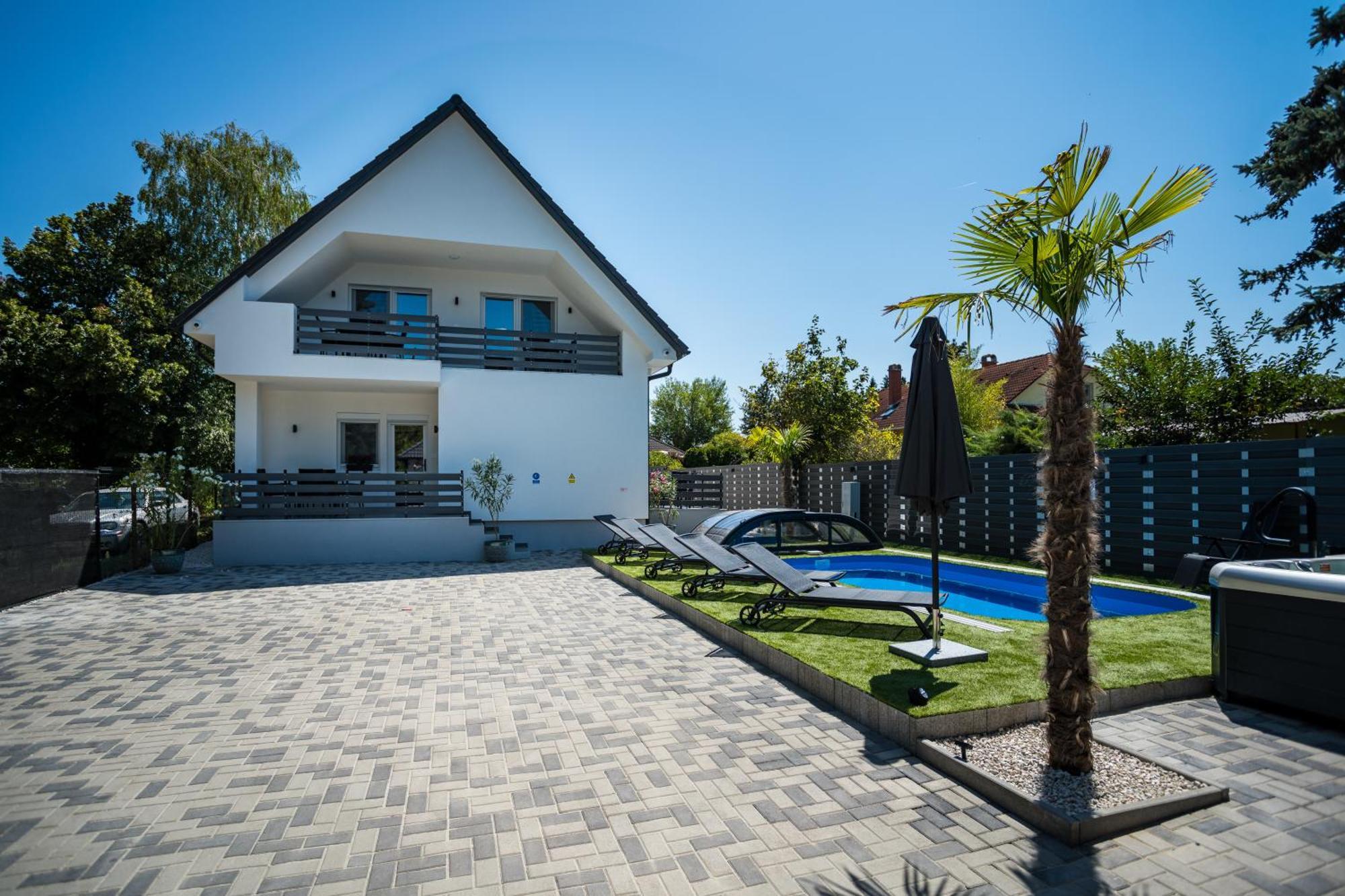 Balatonic Lime Apartmanhaz Siófok Esterno foto