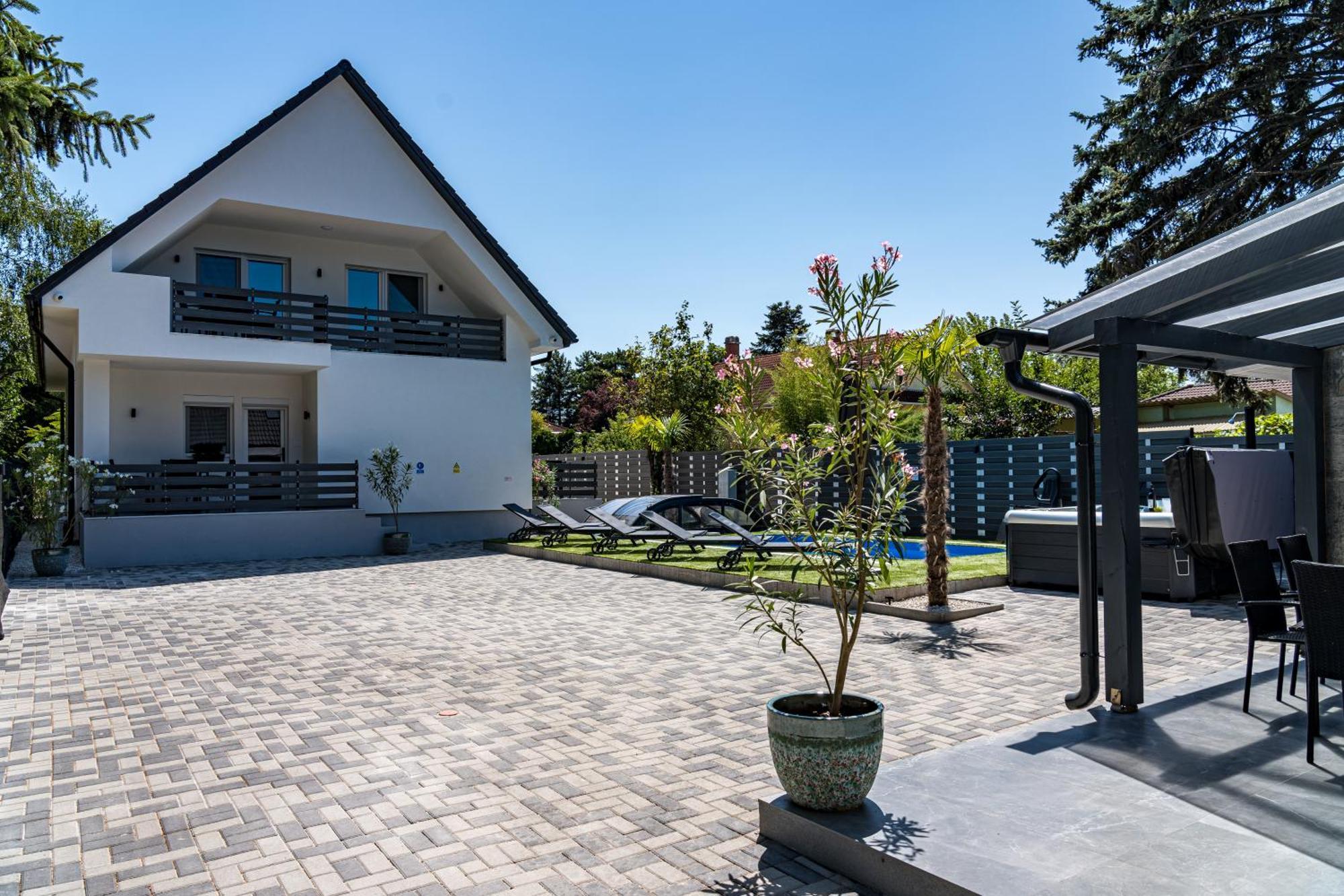 Balatonic Lime Apartmanhaz Siófok Esterno foto