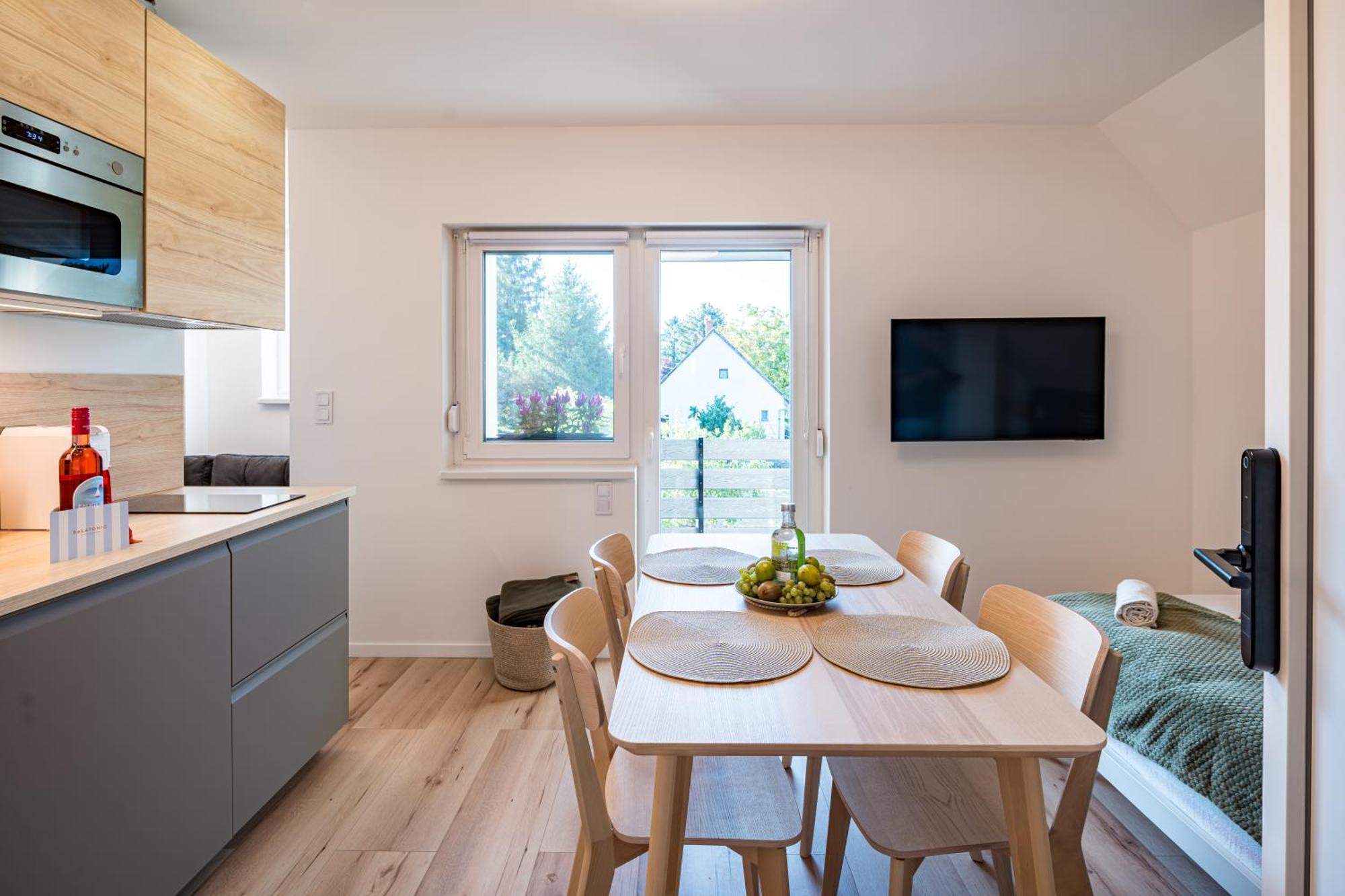 Balatonic Lime Apartmanhaz Siófok Esterno foto