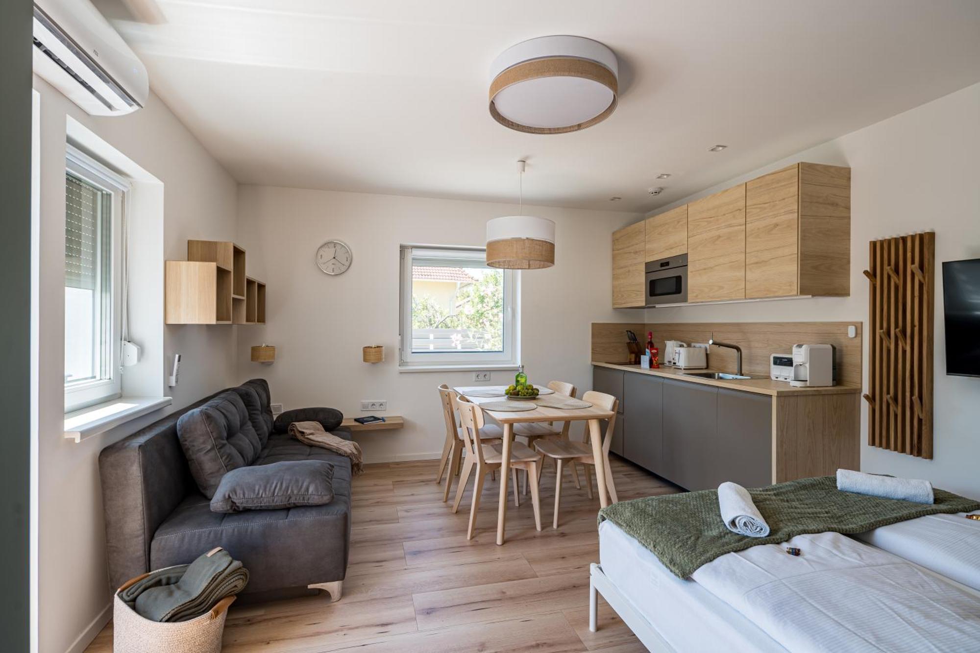 Balatonic Lime Apartmanhaz Siófok Esterno foto