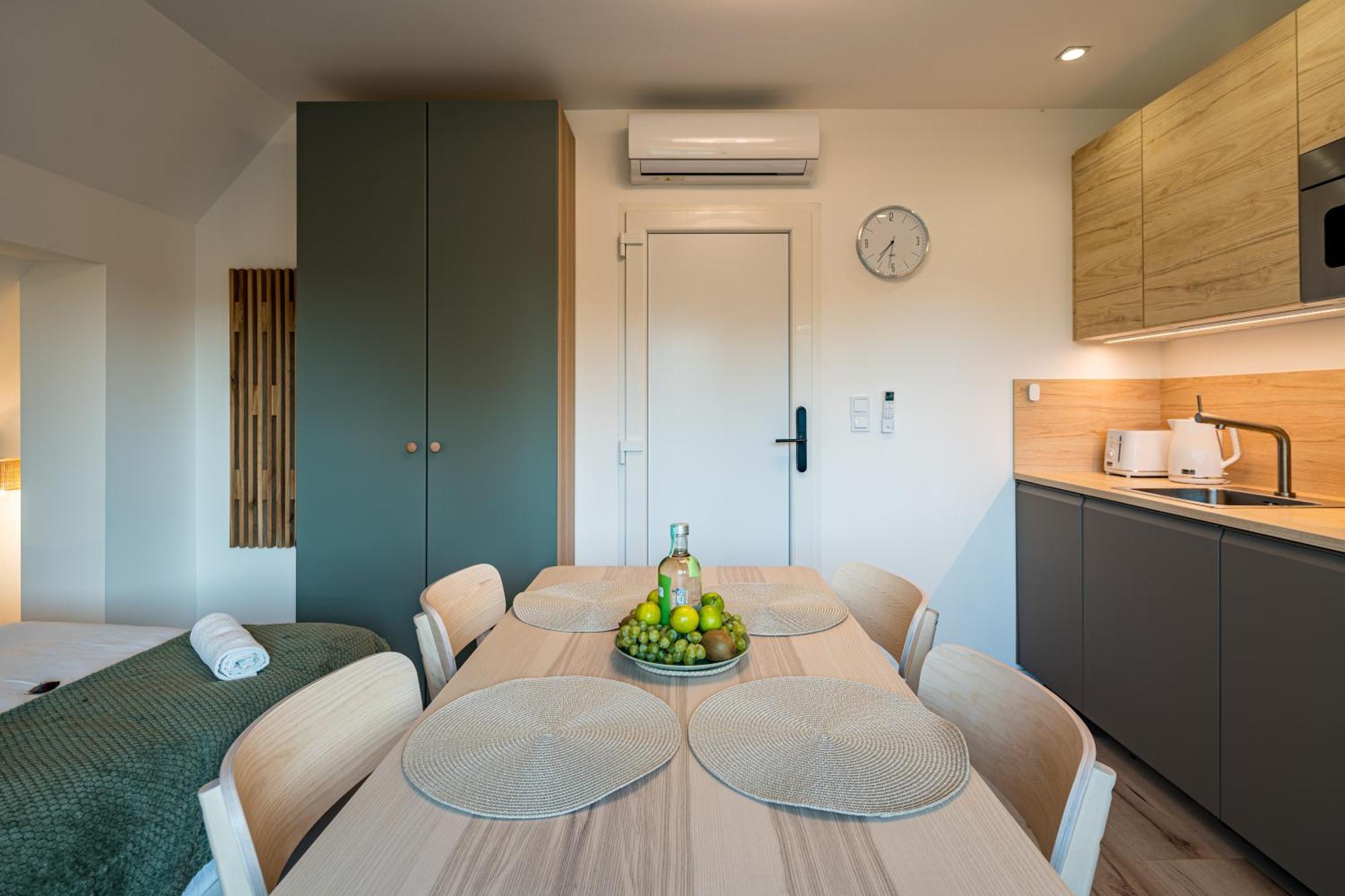 Balatonic Lime Apartmanhaz Siófok Esterno foto