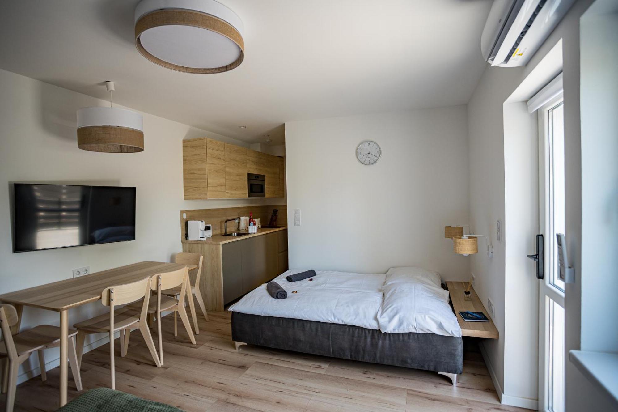 Balatonic Lime Apartmanhaz Siófok Esterno foto