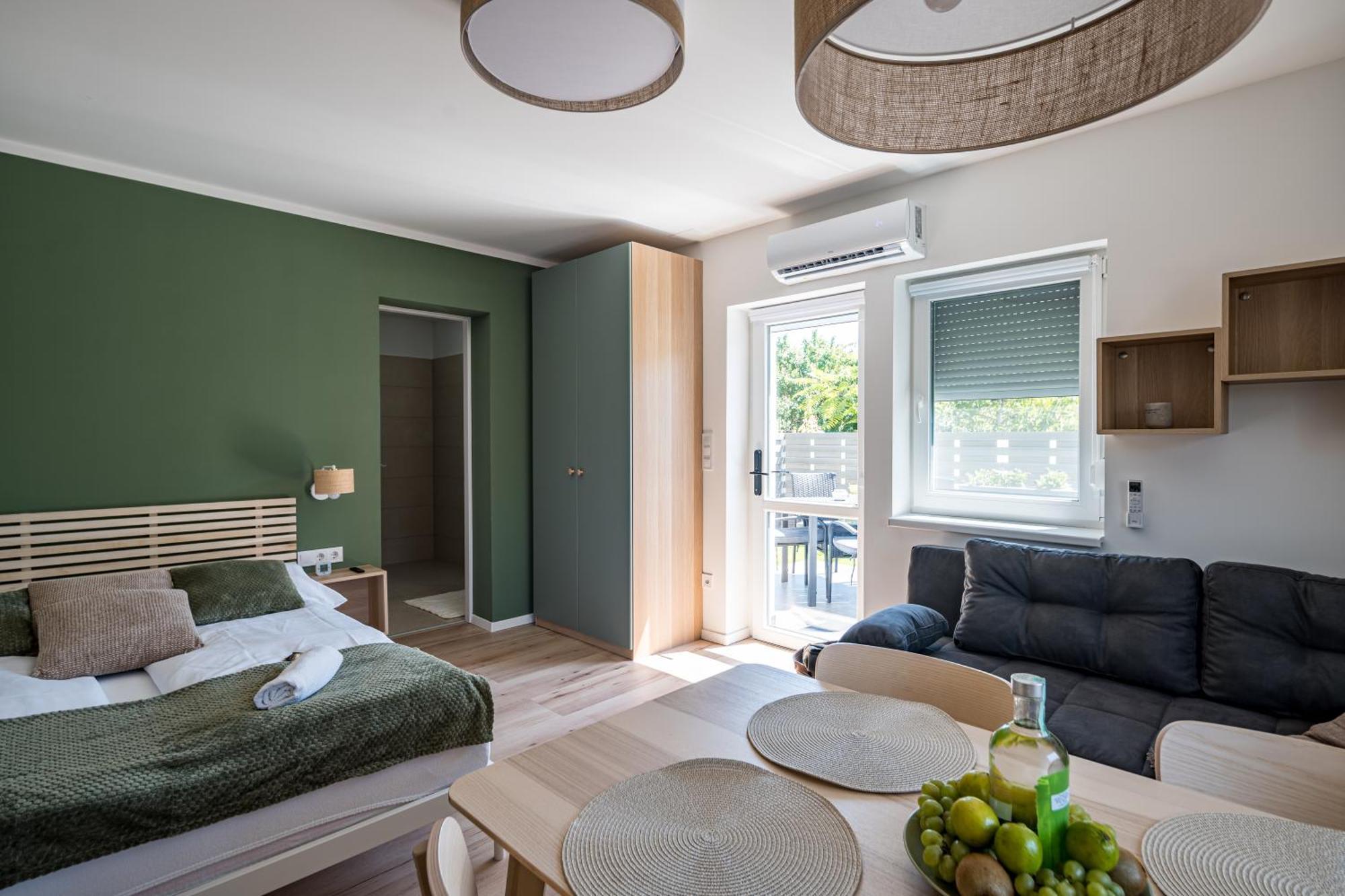 Balatonic Lime Apartmanhaz Siófok Esterno foto