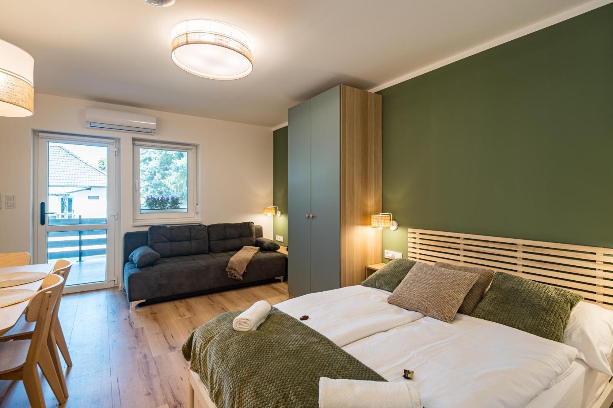 Balatonic Lime Apartmanhaz Siófok Esterno foto